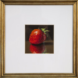 Ciba Karisik favours the tradition of highly realistic still life’s.