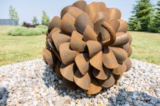 Inspired by the tall pines that surround his studio on the Niagara escarpment, Canadian sculptor Floyd Elzinga has created a series of impre… Image 5