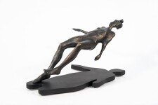 Frances Semple’s beautiful and elegant sculptures often appear in motion. Image 2