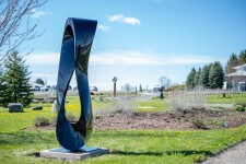 This large outdoor abstract sculpture by Jeremy Guy is hand-forged from stainless steel and finished in a glossy black. Image 10