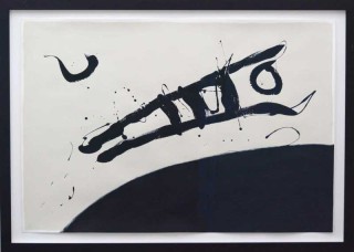 A figure rendered in rapid calligraphic brushstrokes flies above and parallel to a wide, curved strip of black on a white ground in this pai…