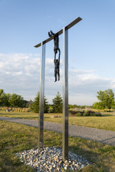 Toronto artist Roch Smith was inspired by recent events to create a new metal sculpture that reflects on the idea of community—lending a han…